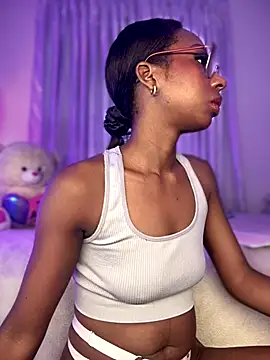 AmyRoss 1 online show from 11.20.25