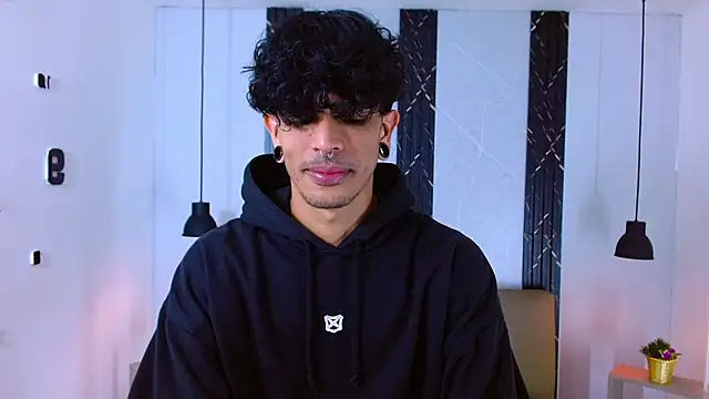 Snapshot of Franvill_Trato chatting on 09.30.25 Franvill Trato online show from 09.30.25