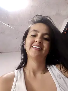 Snapshot of salo-rousee chatting on 10.21.25 salo-rousee online show from 10.21.25