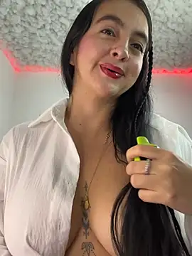 Snapshot of salo-rousee chatting on 03.25.26 salo-rousee online show from 03.25.26