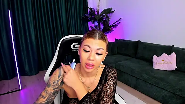 xPuka online show from 02.04.26