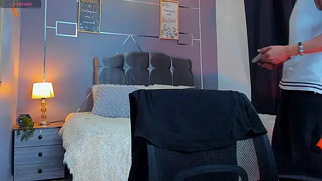 oliver mr  online show from 11.04.25