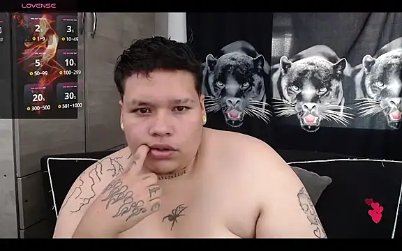 Snapshot of Yulian_bigclit7 chatting on 08.06.26 Yulian bigclit7 online show from 08.06.26