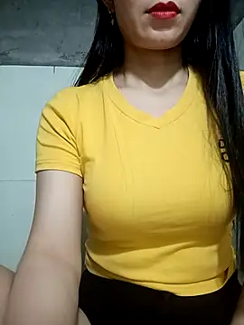 Snapshot of Vyvyy06 chatting on 10.02.25 Vyvyy06 online show from 10.02.25