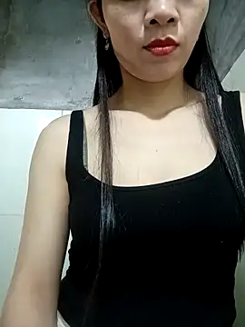 Snapshot of Vyvyy06 chatting on 10.10.25 Vyvyy06 online show from 10.10.25