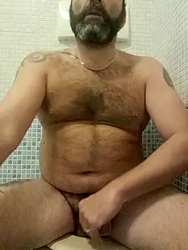 Snapshot of gigilola84 chatting on 10.05.25 gigilola84 online show from 10.05.25