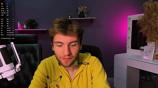 Snapshot of joseph_bear_ chatting on 10.06.25 joseph bear online show from 10.06.25