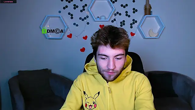 Snapshot of joseph_bear_ chatting on 10.08.25 joseph bear online show from 10.08.25