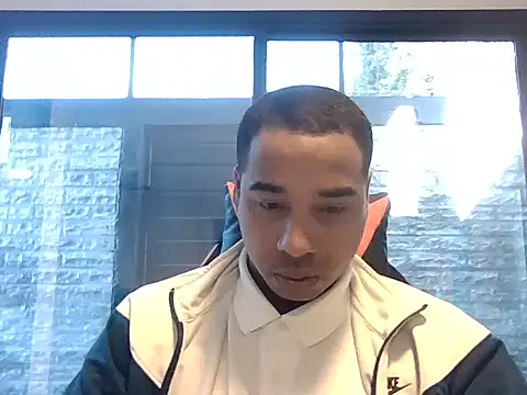 JUNINHOLEKE online show from 09.11.25