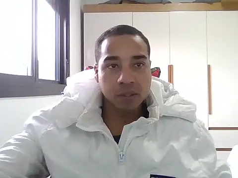 JUNINHOLEKE online show from 09.14.25