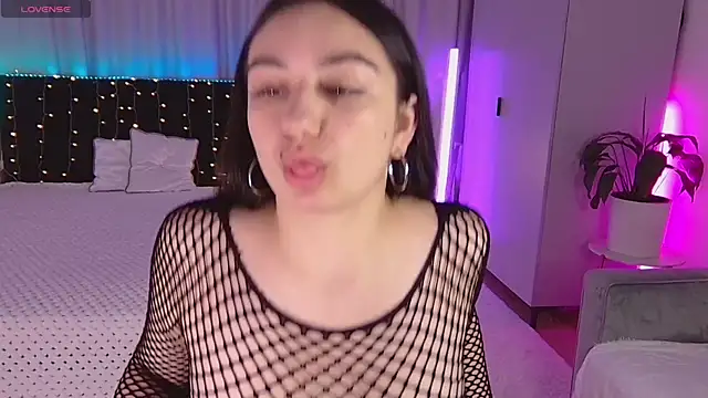 Lola Sparks online show from 09.20.25