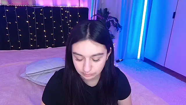 Lola Sparks online show from 11.29.25