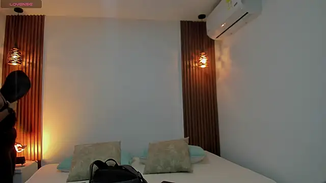 zoe evans5 online show from 10.22.25