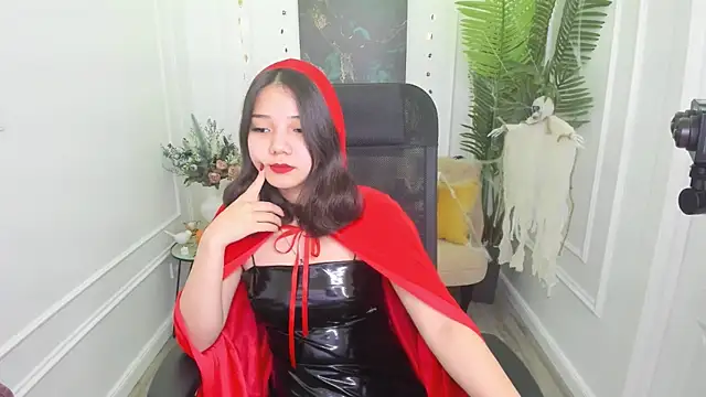 ElliVensda online show from 10.17.25