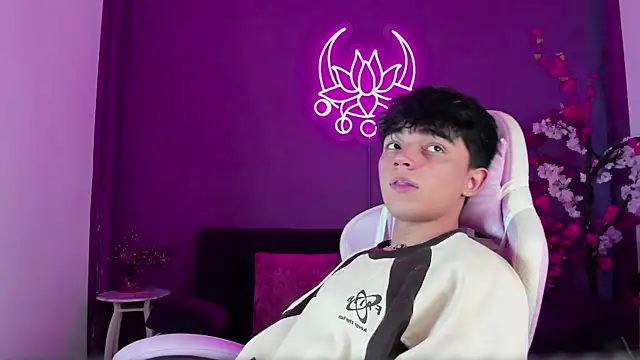 LucaDelart online show from 10.03.25