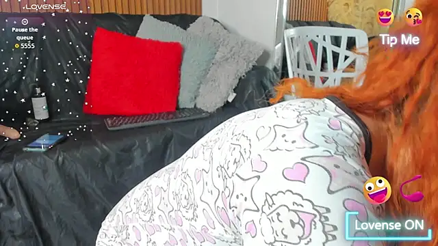 EvamilfXXX online show from 11.16.25