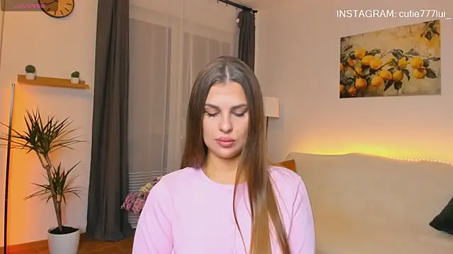 Cutie Lui  online show from 09.23.25