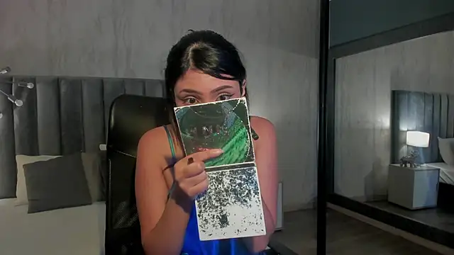 KymRoses online show from 10.16.25