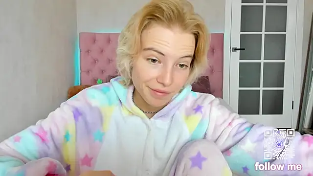 Pink Lila18 online show from 10.07.25