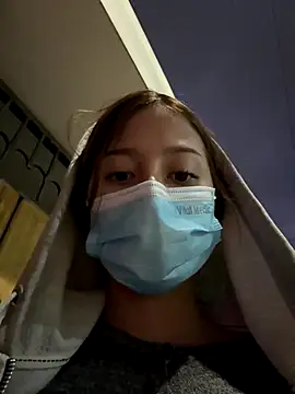 Snapshot of GiselleFever chatting on 10.13.25 GiselleFever online show from 10.13.25