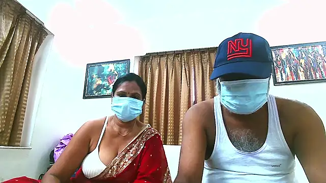 Snapshot of Rashikamalhotra chatting on 10.04.25 Rashikamalhotra online show from 10.04.25