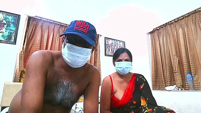 Snapshot of Rashikamalhotra chatting on 10.17.25 Rashikamalhotra online show from 10.17.25