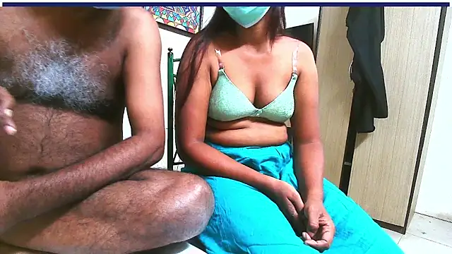 Snapshot of Rashikamalhotra chatting on 10.25.25 Rashikamalhotra online show from 10.25.25