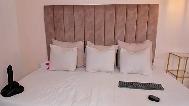 amber colliiins online show from 11.14.25