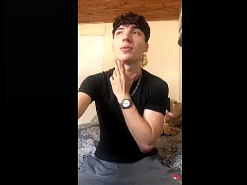 Snapshot of knielBgm chatting on 09.29.25 knielBgm online show from 09.29.25