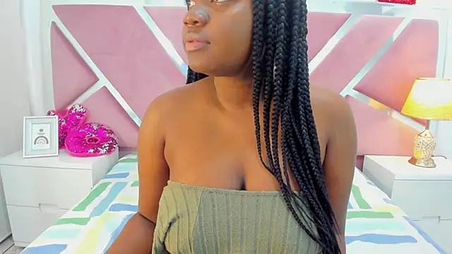 Snapshot of SulyClarck chatting on 10.20.25 SulyClarck online show from 10.20.25