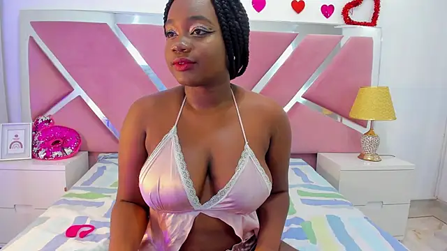 Snapshot of SulyClarck chatting on 10.24.25 SulyClarck online show from 10.24.25