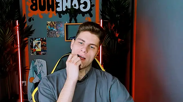 JackWolw online show from 09.17.25