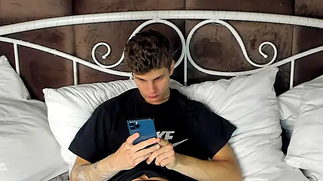 JackWolw online show from 10.17.25