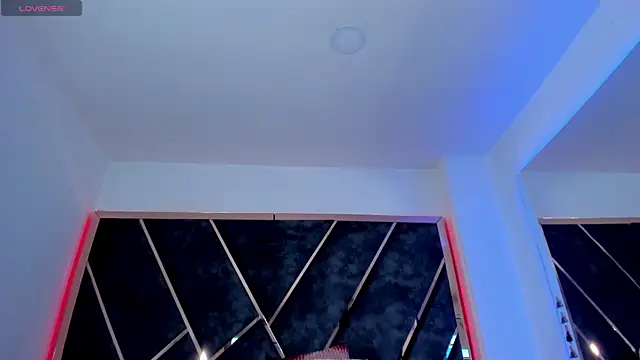 Snapshot of SusanaHenao chatting on 11.04.25 SusanaHenao online show from 11.04.25