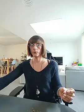 Snapshot of jenny5962 chatting on 12.16.25 jenny5962 online show from 12.16.25