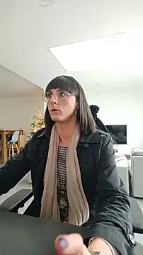 Snapshot of jenny5962 chatting on 12.18.25 jenny5962 online show from 12.18.25