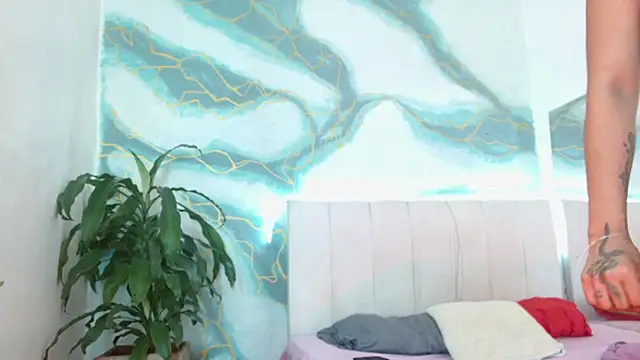 ivy scorpio online show from 09.18.25