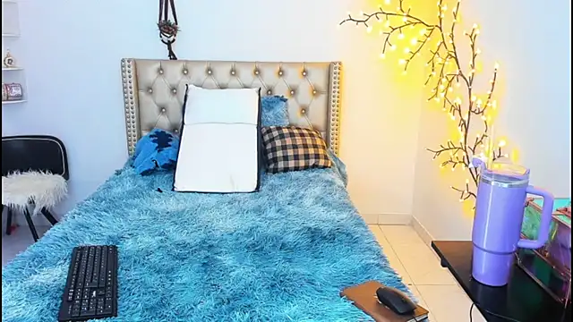 Snapshot of LenaStylesOA chatting on 09.21.25 LenaStylesOA online show from 09.21.25