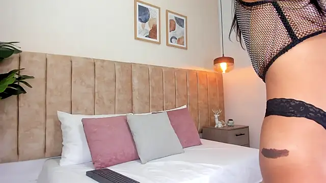 Karina Harris online show from 09.19.25