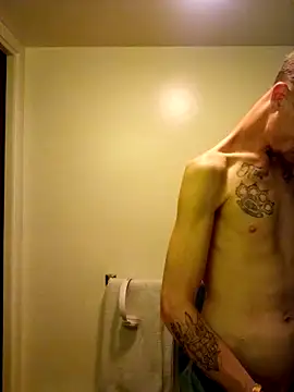 jizzyglizzy92 online show from 04.16.26