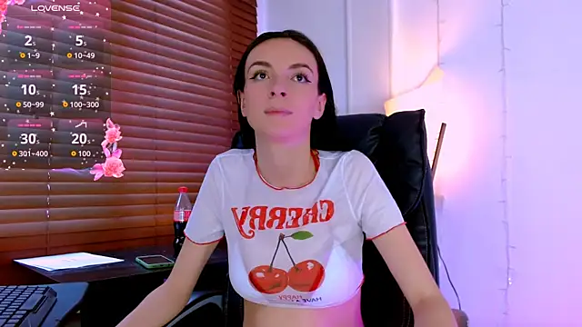 Snapshot of AuroraHans1 chatting on 09.25.25 AuroraHans1 online show from 09.25.25