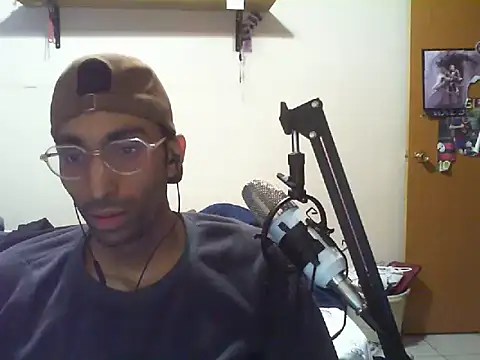 Snapshot of M1GU31923 chatting on 10.27.25 M1GU31923 online show from 10.27.25