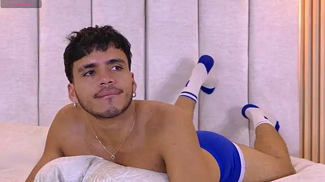 Snapshot of AlexanderJordan chatting on 10.20.25 AlexanderJordan online show from 10.20.25