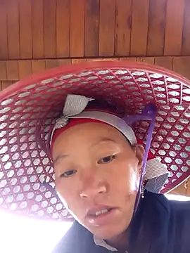 Snapshot of tcm-cute chatting on 09.28.25 tcm-cute online show from 09.28.25