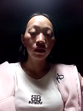 Snapshot of tcm-cute chatting on 10.03.25 tcm-cute online show from 10.03.25