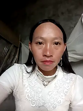 Snapshot of tcm-cute chatting on 10.04.25 tcm-cute online show from 10.04.25