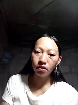 Snapshot of tcm-cute chatting on 10.04.25 tcm-cute online show from 10.04.25