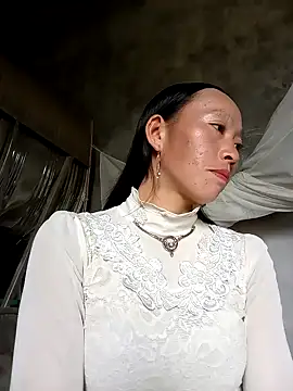 Snapshot of tcm-cute chatting on 10.09.25 tcm-cute online show from 10.09.25