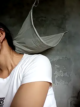 tcm-cute online show from 10.11.25