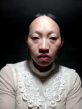 Snapshot of tcm-cute chatting on 10.11.25 tcm-cute online show from 10.11.25